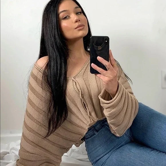 ❌SOLD❌ Cropped cardigan - Picture 9 of 9